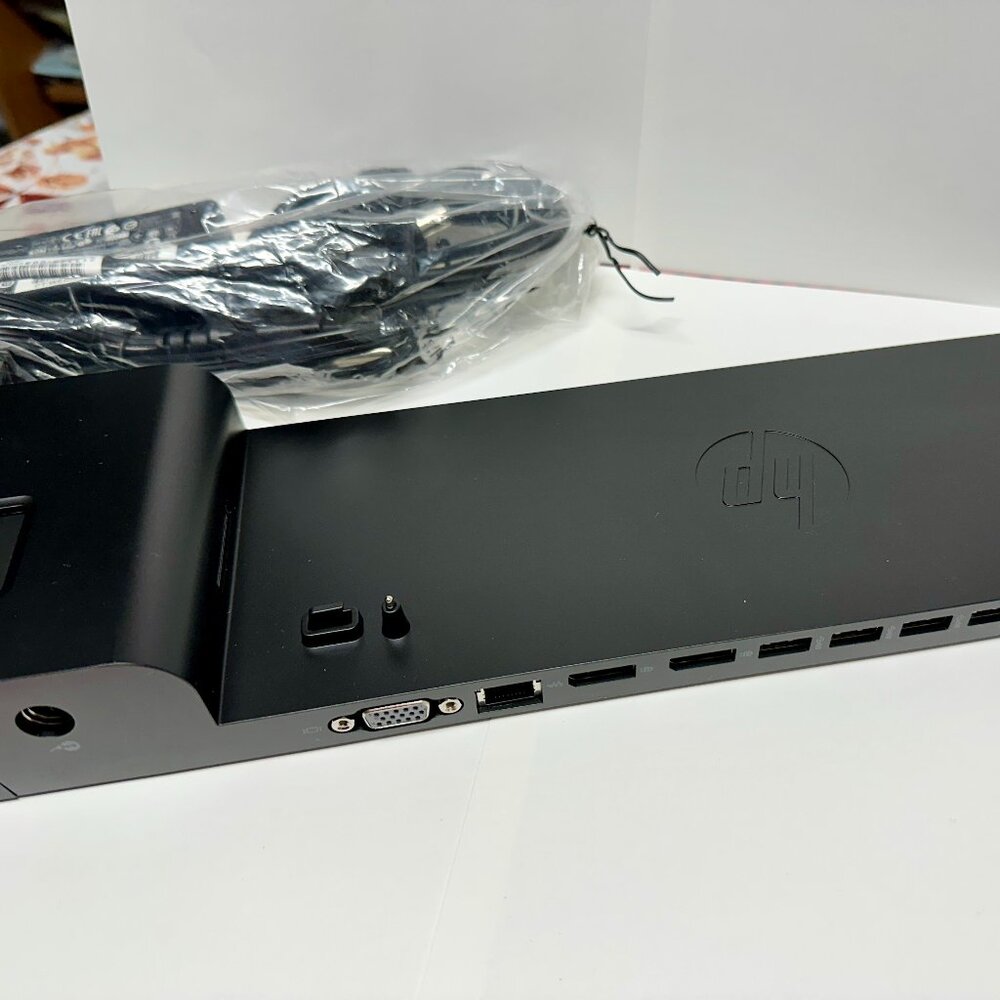 HP 2013 UltraSlim Docking Station with AC Adapter - Serial: 5CG702XKJZ BRAND NEW